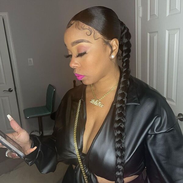 Swoop - A woman browsing her cellphone